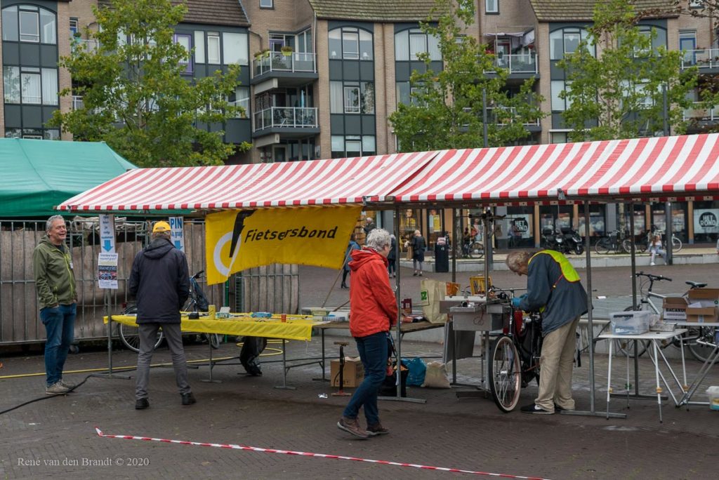 Fietslicht kapot? De Fietsersbond Houten helpt! Omroep Houten